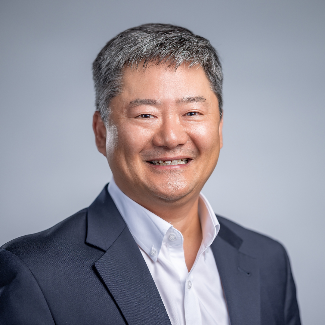 chris yoo headshot